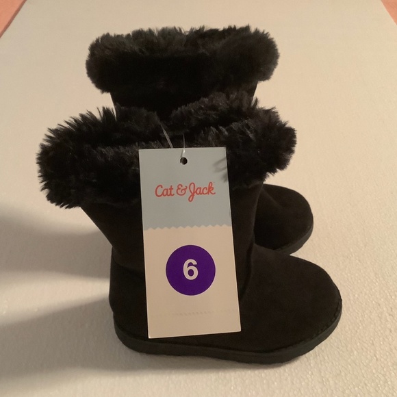 Cat & Jack Other - Toddler girls new winter black boots size 6 faux fur top